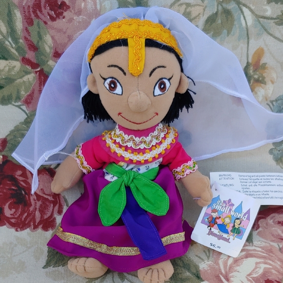 Disney Other - Vintage Disney Parks It's a Small World India Doll with Veil 9" x 5" NWT